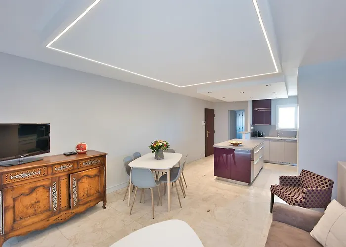 Superbe T3 Face Avec Terrasse, Garage Et Wifi Aux Sables-d'olonne - Fr-1-197-503 莱萨布勒-多洛讷